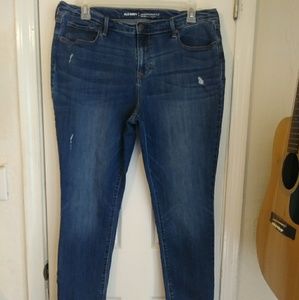 Old Navy Curvy Profile Distressed Jeans